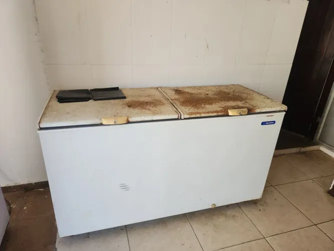 Freezer metalfrio com motor queimado