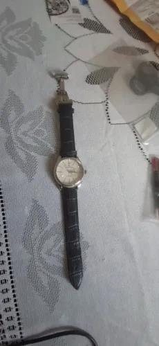 Relogio branco pulseira azul