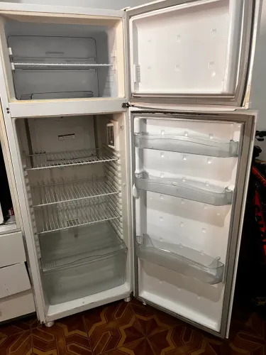 Geladeira cônsul biplex branca  ler detalhes 