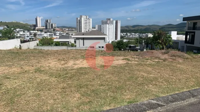 Terreno para venda com 738m² no Residencial Colinas do Paratehy Sul