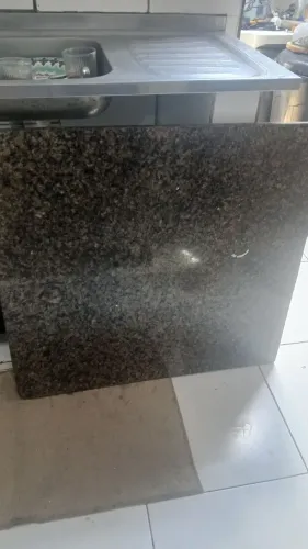 Mesa de mármore preta