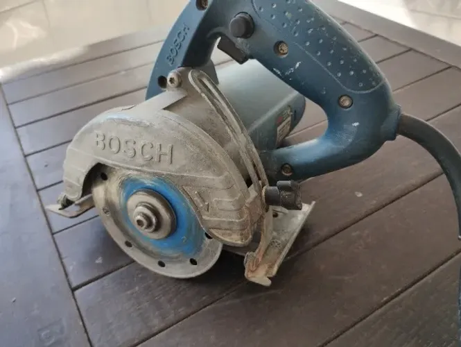 Maquina de cortar Cerâmica BOSH