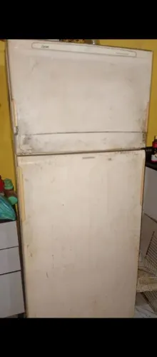 GELADEIRA DUPLEX COM DEFEITO, SÓ GELA A PARTE DE CIMA, PORÉM NÃO CONGELA