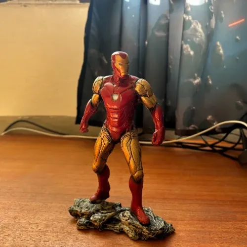 Estátua Decorativa Homem de Ferro (Iron Man) - Marvel Avengers Vendo estatueta/escultura