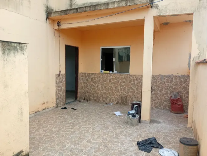 Alugo casa 4 quartos