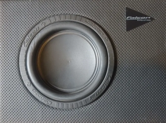 Caixa Amplificada Falcon Evolution 8 Polegadas XS200.1-8 Slim 250W RMS