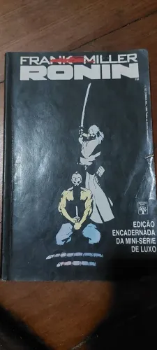 HQ Frank Miller Ronin - edição encadernada da mini-serie ANTIGO PERFEITO