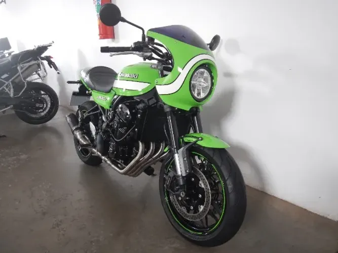 Kawasaki Z 900 RS - só 14.000 km - com acessórios !