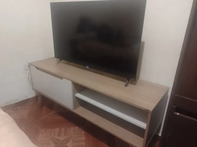 SMART TV SEMP ROKU 43' SEMI NOVA MAIS RACK SEMI NOVO