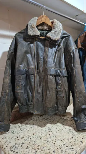 Jaqueta masculina em couro legítimo vintage com gola peluciada GG Brooksfield