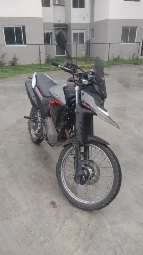Vendo uma Lander 2025 em perfeito estado. Tudo ok só transferir.