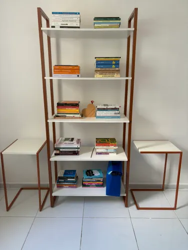 Vendo estante estilo industrial e mesinhas de apoio