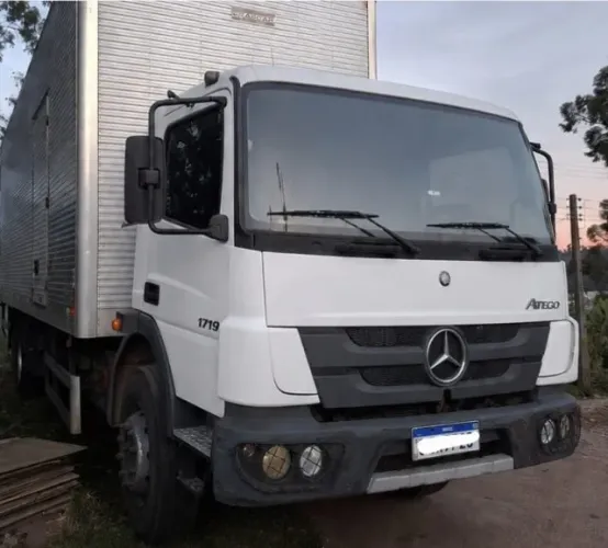 MB ATEGO 1719 BAÚ ASSOALHO AÇO