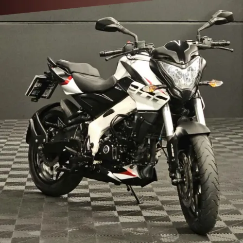 Bajaj Dominar 200 2024 Branca