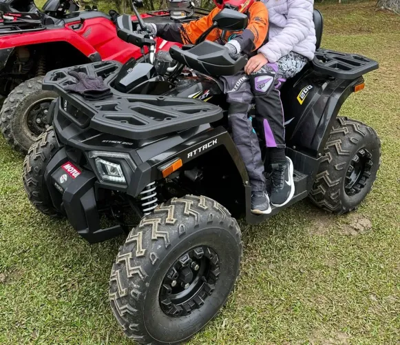 Quadriciclo MXF atack 200 4x2