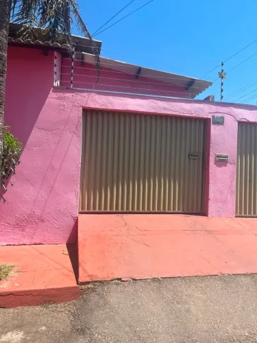 Alugo casa