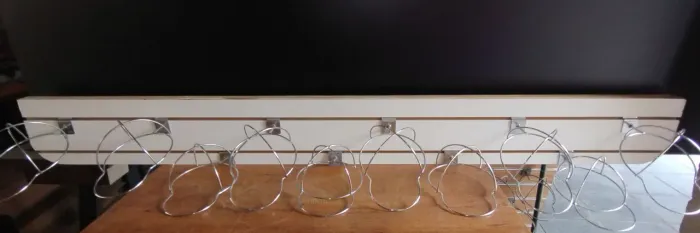 SUPORTE DE MDF PARA BONÉS .