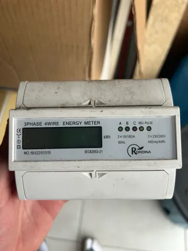 medidor de energia trifásico usado (3 Phase 4-Wire Energy Meter).