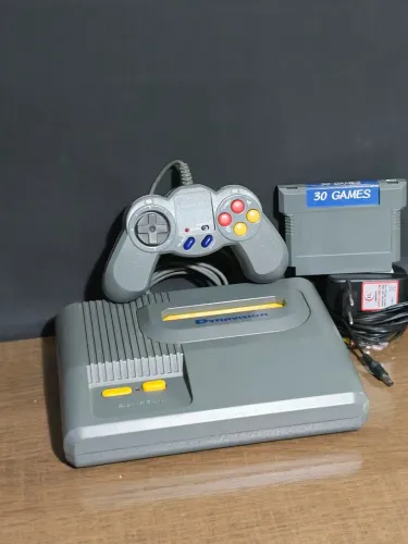 Dynavison Dynacom + cartucho 30 games