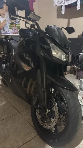 Kawasaki Z1000 - Conservada