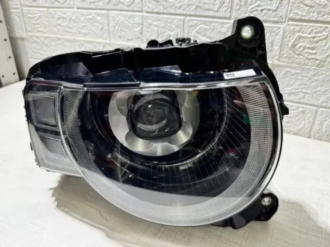 farol Land Rover defender 2020/2025 original sem recuperação