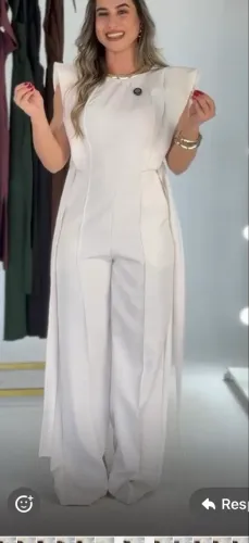 Macacão amarelo veste M G com elástico atrás pantalona