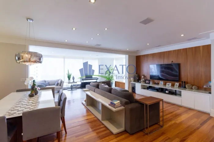 Apartamento à venda em Moema com varanda gourmet - 181m² - 3 suítes - 3 vagas - Lazer de C