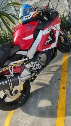 Honda CBR 900 RR Fire Blade 2001