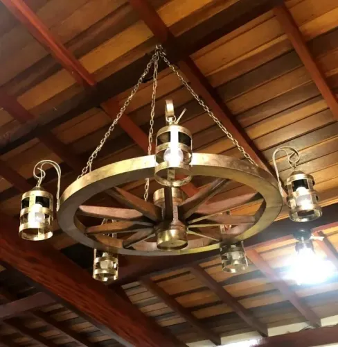 Lustre Rústico Roda de carroça 80cm com 5 Bocais - Em madeira maciça e ferro