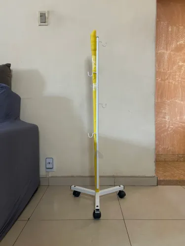 suporte para soro hospitalar