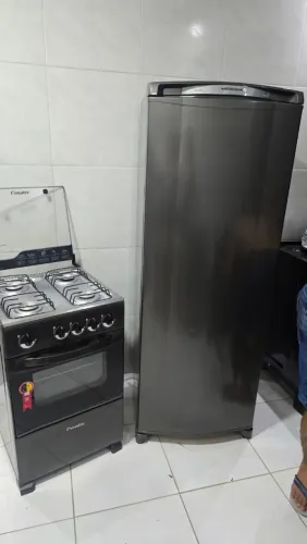 VENDO UM KIT FOGÃO E GELADEIRA FROSFREE 