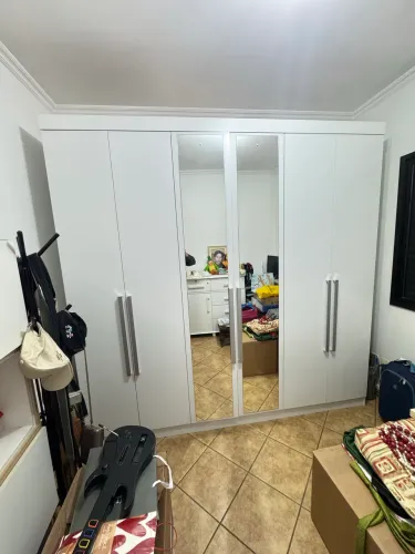 Guarda roupa seis portas com gaveteiros internos seminovo 
