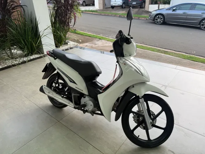 Vendo / Troco Biz 125 2014 Branca EX Completa!