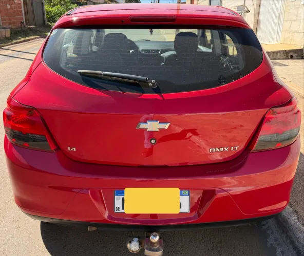 Chevrolet Onix Hatch LT 1.4 8V Flex Power Mec. 4P 2014