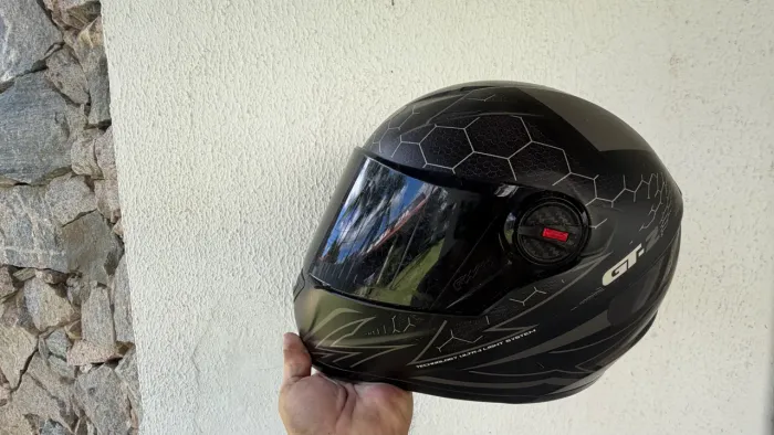 Capacete número 60