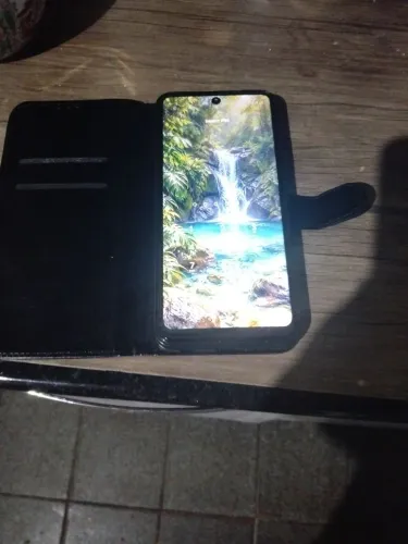 Vendo ou troco obs apesar de está com a tampa traseira trincado câmera excelente tudo OK