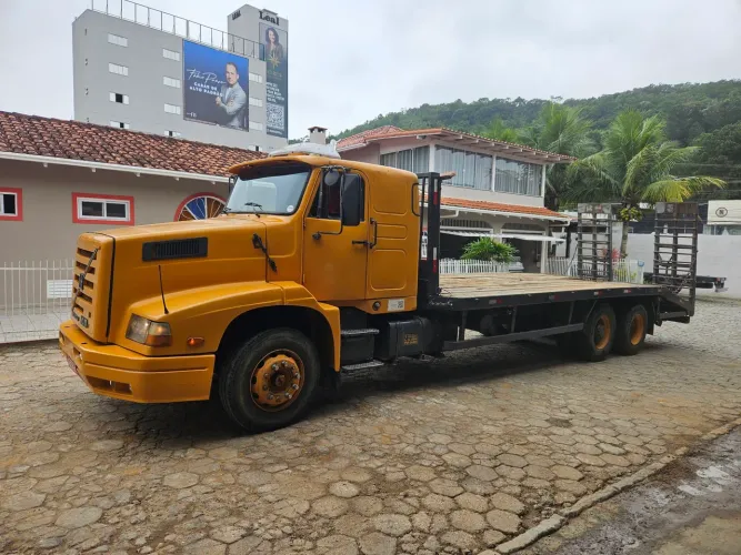 Caminhão prancha volvo nl10