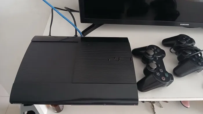 Play station 3 super slim 500G Desbloqueado lotado de jogos!