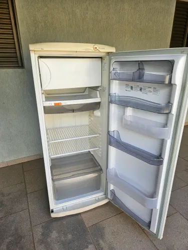 Vendo geladeira