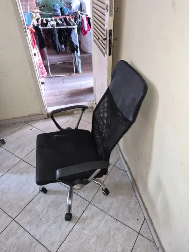 cadeira de escritorio com regulagem de altura