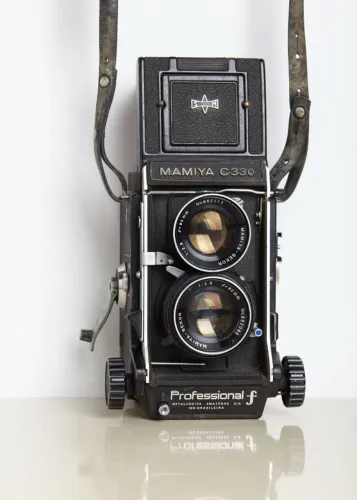 Câmera Mamiya C330 Professional f TLR Lente Sekor 80mm f/2.8 - Disparando