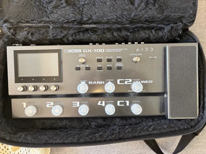 Pedaleira Boss GX-100