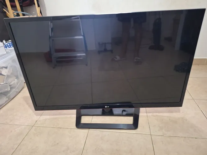 TV LED 47" LG