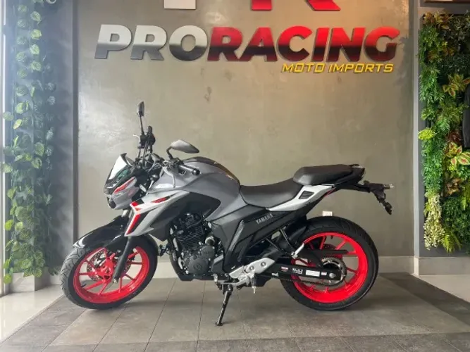 YAMAHA FZ25 2026 0KM - CINZA/VERMELHO NEON