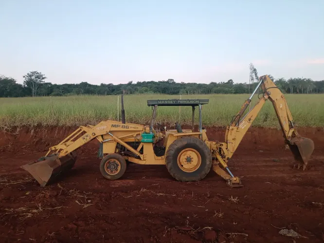 Retroescavadeira mf 86 hd