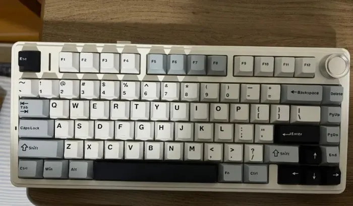 Teclado Mecânico Aula F75