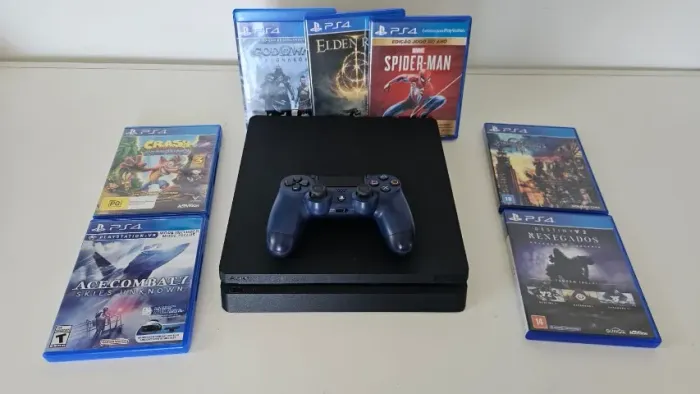 PS4 Slim 500GB + Elden Ring + God of War Ragnarok + 7 Jogos + Controle Original