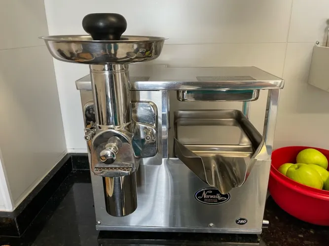 Norwalk Juicer 280 (coldpress - suco prensado a frio)
