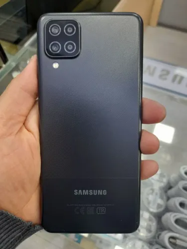 Celular Samsung a 12 perfeito estado 
