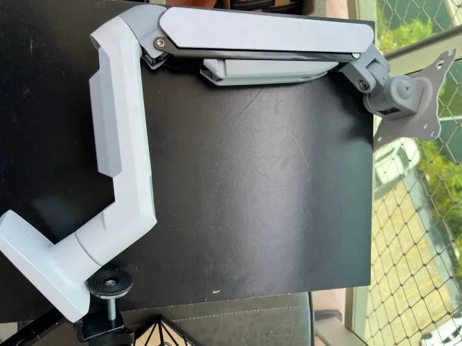 Suporte Articulado para Monitor até 27 | Branco | Fixação na Mesa